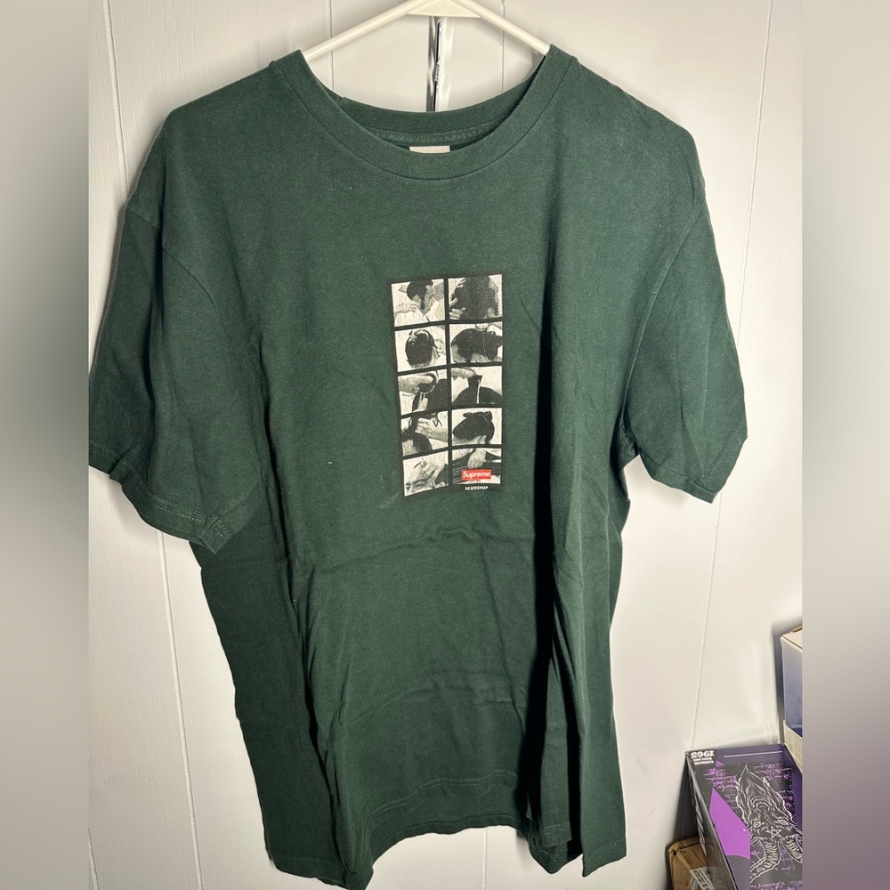 SUPREME T-Shirt